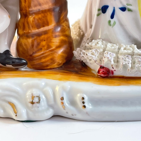 Handpainted Seated Victorian Figures Porcelain Ceramic - Picture 12 of 13